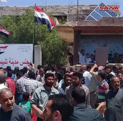 bandera siria ondea en Talbisé La bandera nacional siria vuelve a ondear en Rasten y Talbisé